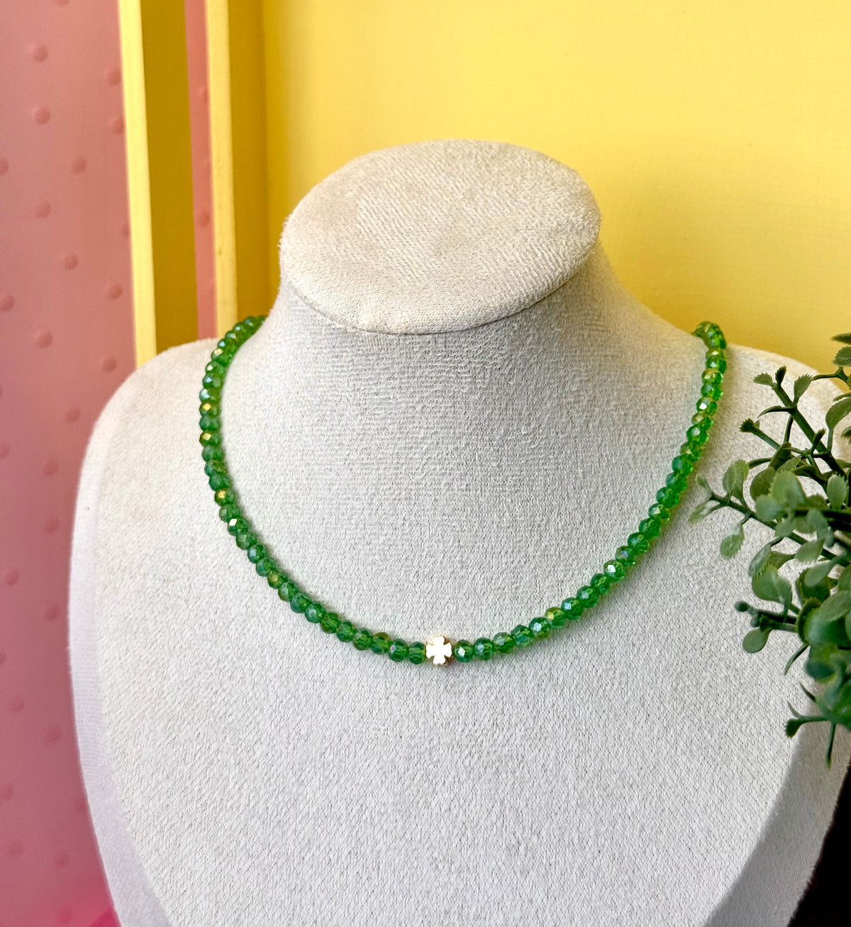 Trebol Choker Necklace