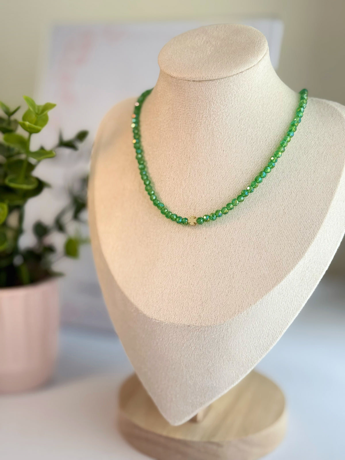 Trebol Choker Necklace