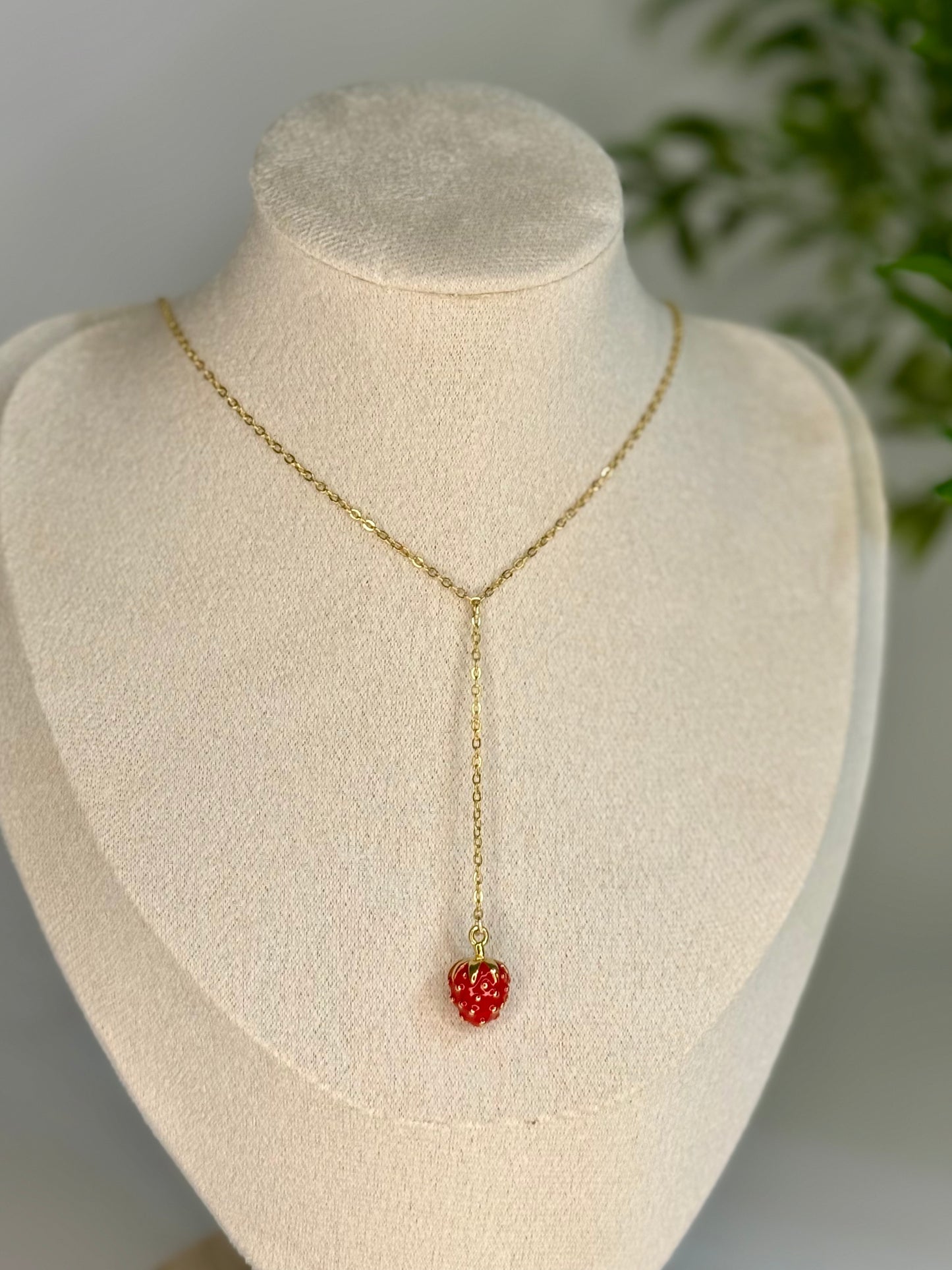 Strawberry Lariat